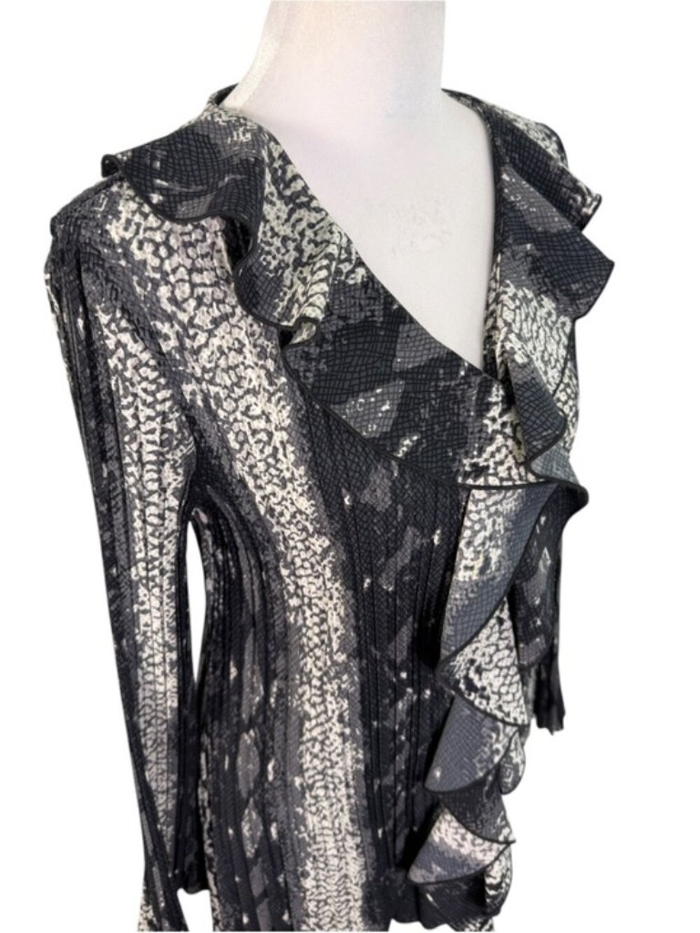 Fred David Stretch Snakeskin Print Ruffle Blouse Large Black Gray Ivory - Picture 3 of 10